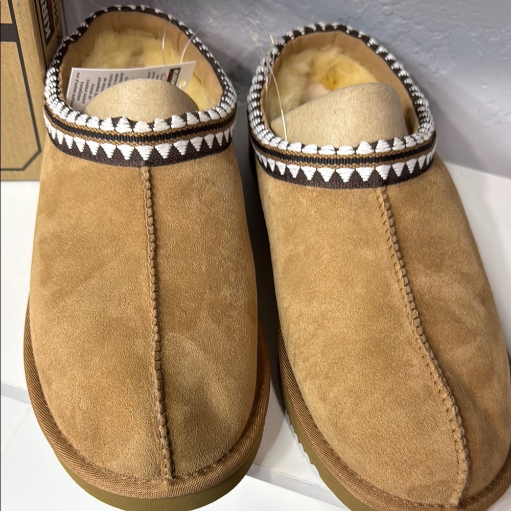 Kirkland Signature Unisex Shearling Slipper
